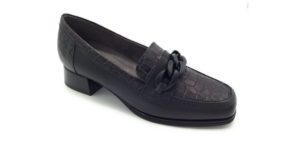 Pitillos 5421 negro mocasín tacón bajo